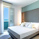 Acquamarina Viserba 3*