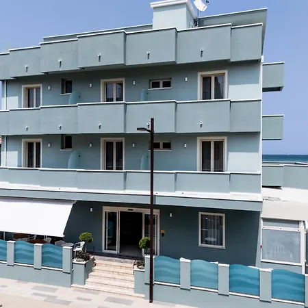 Acquamarina Viserba מלון 3*