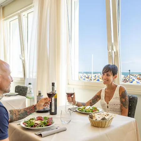 Acquamarina Viserba 里米尼