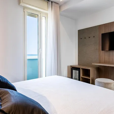 Acquamarina Viserba 3* רימיני