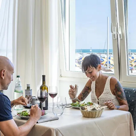 Acquamarina Viserba Hotel