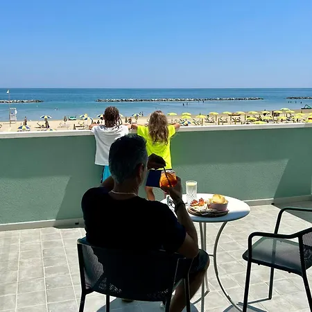 Acquamarina Viserba Hotel 3*